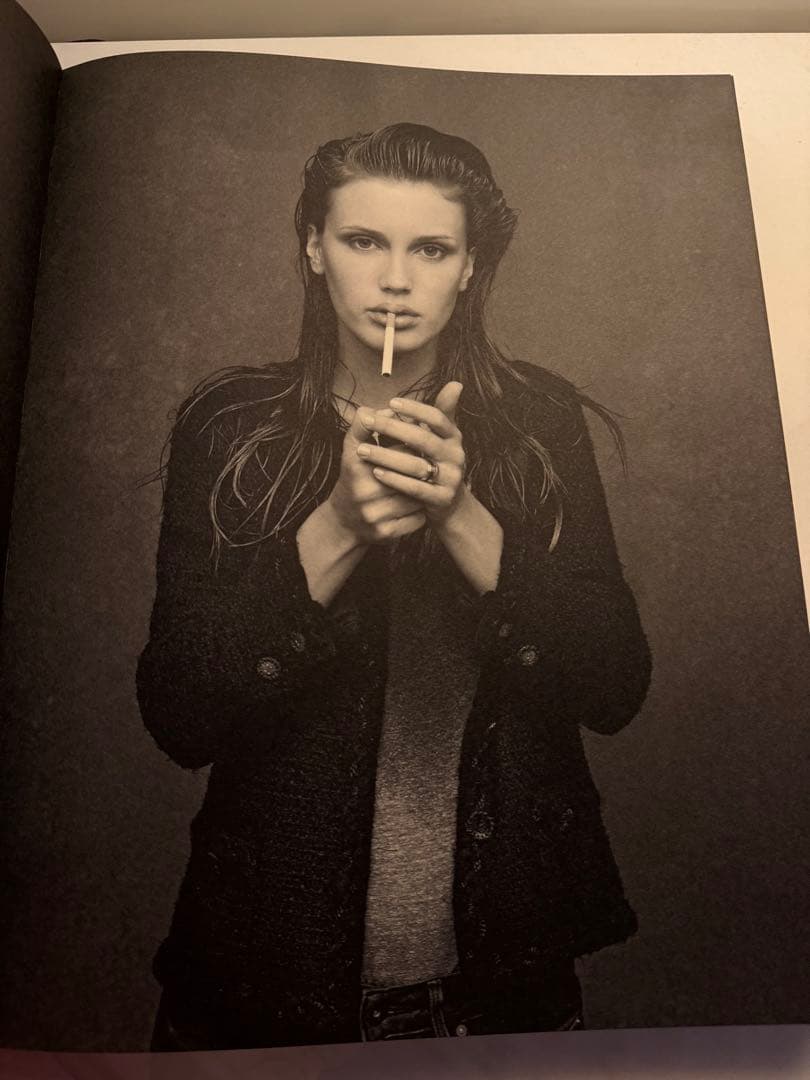 THE LITTLE BLACK JACKET 初版 2012年シャネル 写真集 - メルカリ