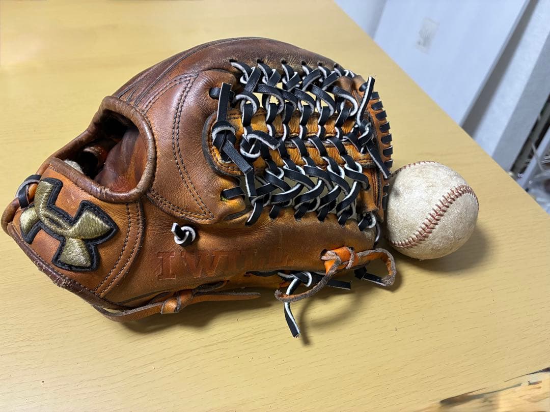 アンダーアーマー 硬式野球グローブ ・グラブ袋付き アンダーアーマー(UNDER ARMOUR) 野球 硬式グローブ 内野手用 UA