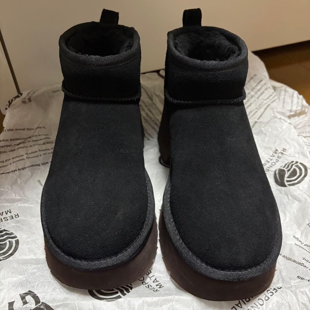 美品　UGG 厚底ムートンブーツ 23〜23.5cm