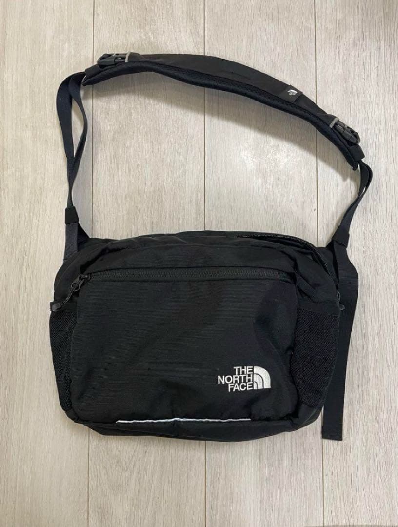 THE NORTH FACE ベビー スリングバッグ ブラックTHE NORTH FACE ベビー