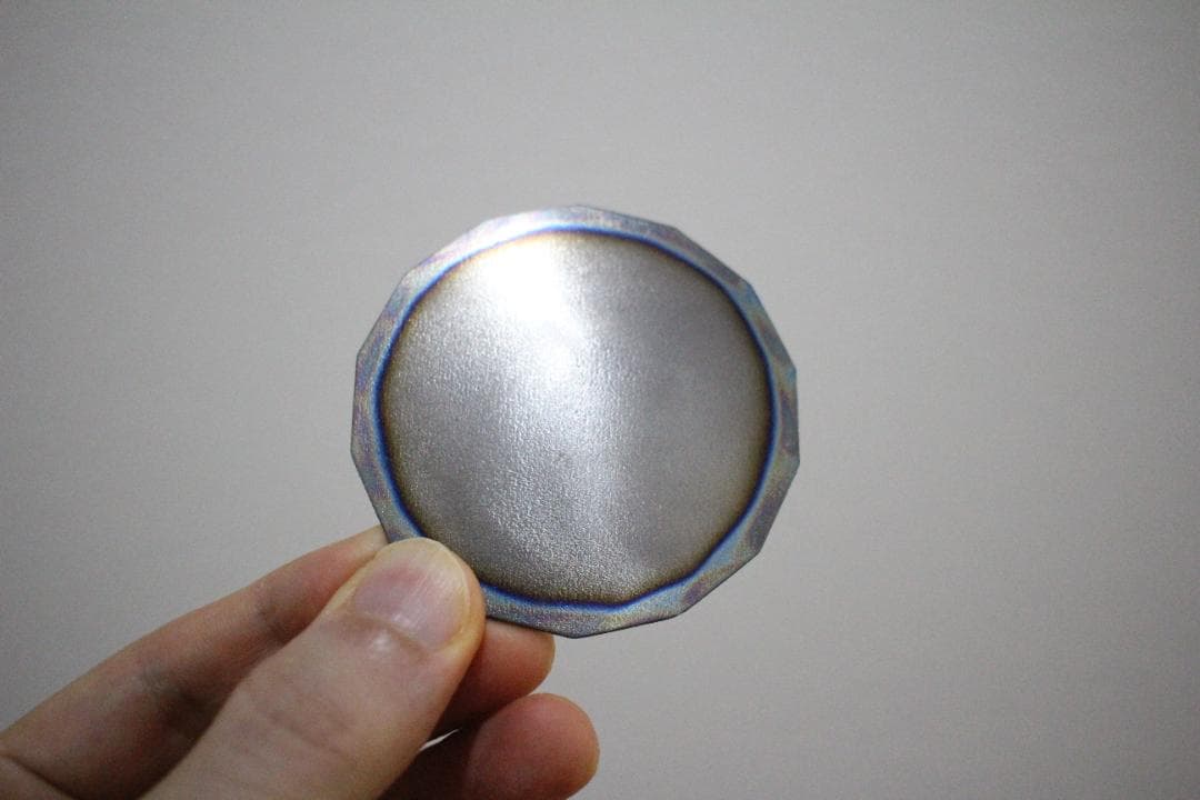 テスラ　ポケット・プレート 軽量ナンバープレートホルダー リフレクター付き ブラック｜株式会社