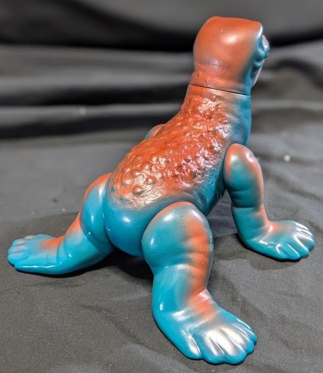 トドラ「ウルトラQ」登場怪獣（M1号）ソフビフィギュア - メルカリ