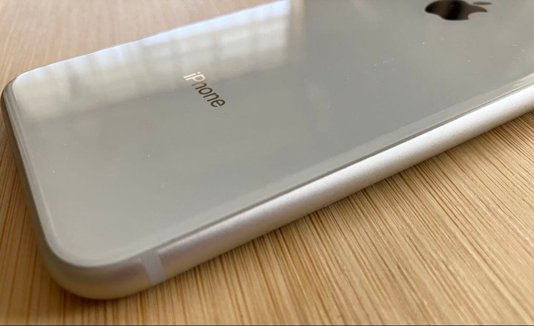 iphone8 シルバー64MB バッテリー100% SIMフリー ドコモ - メルカリ