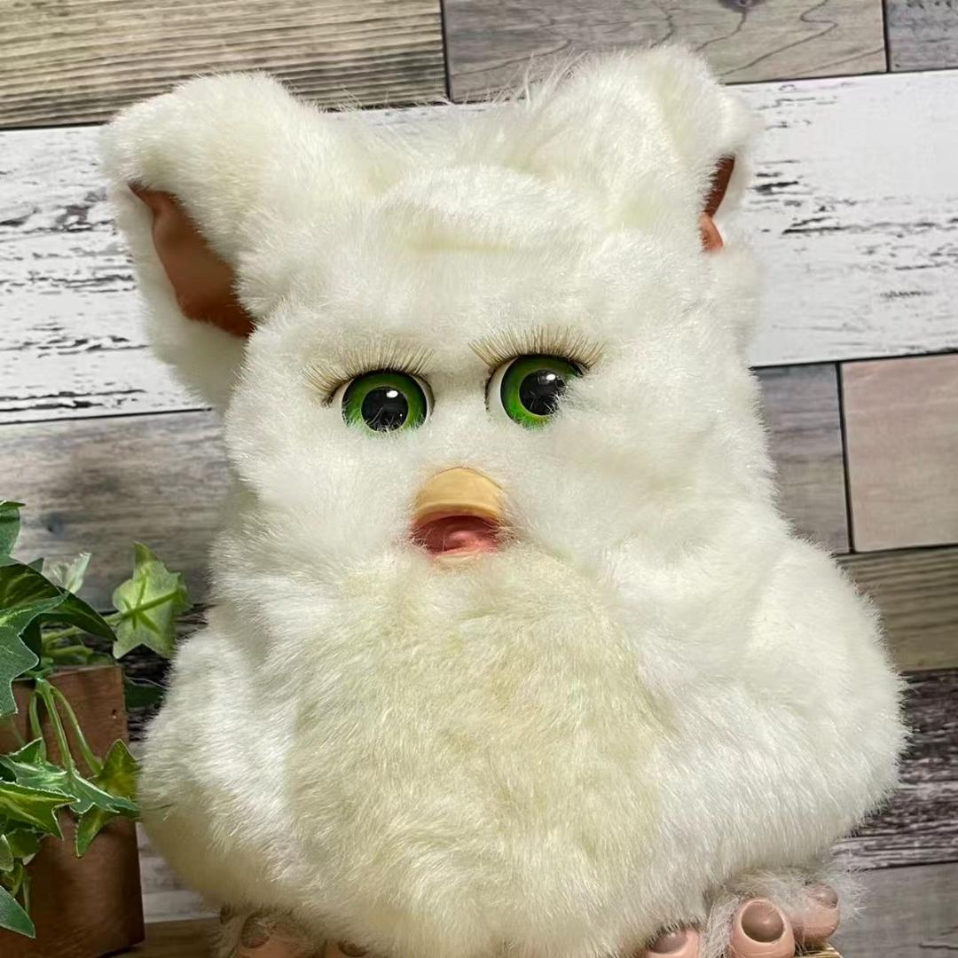 ファービー2 シュガースノー 緑目 英語版 furby furby2 #7 - メルカリ