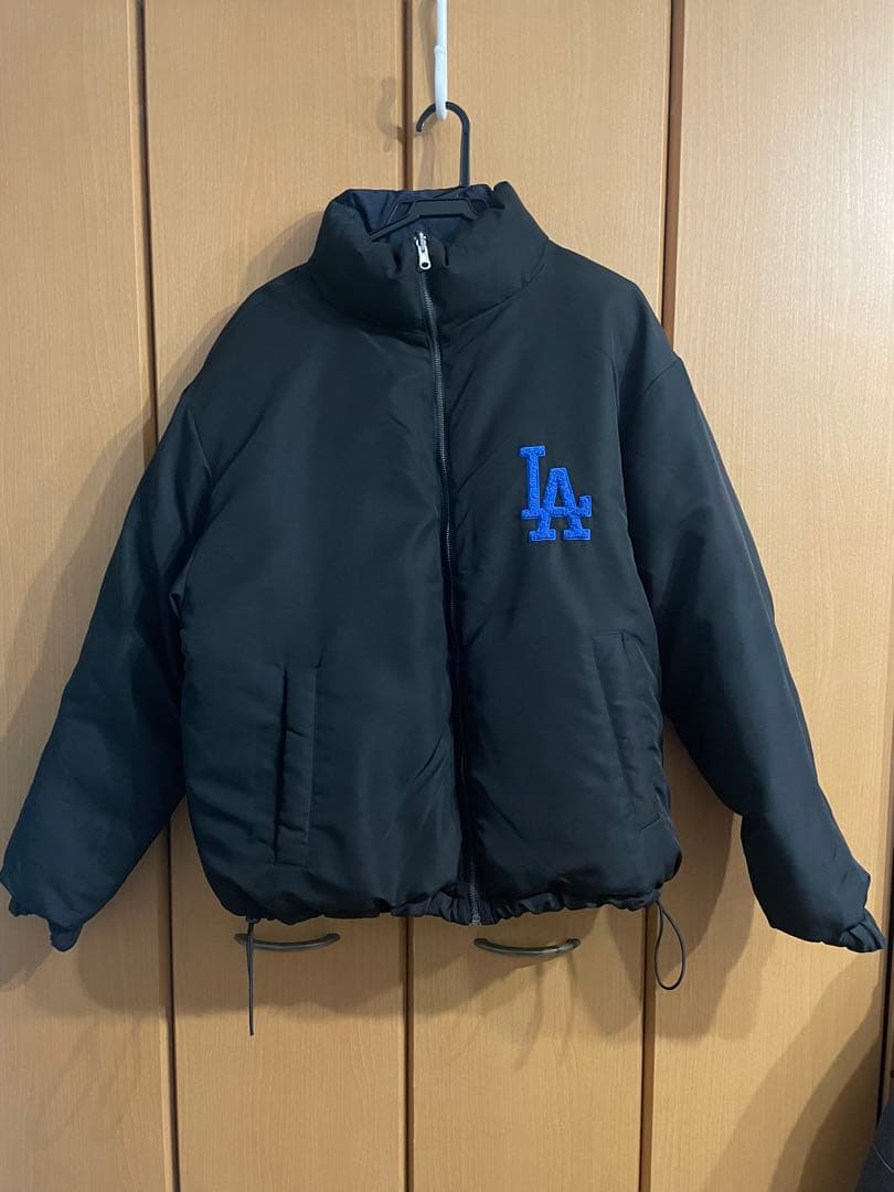 Dodgers LAロゴ ネイビー ダウンジャケット - メルカリ