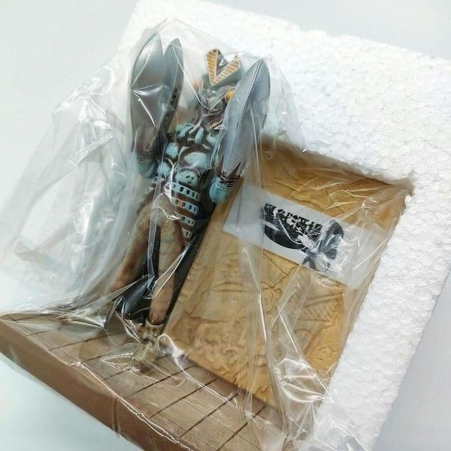 新品○怪獣酒場 限定 バルタン店長 お出迎えミニオブジェ バルタン星人