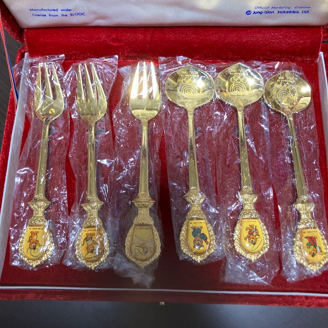 ソウルオリンピック 金色スプーンフォークセット 8本 - メルカリ