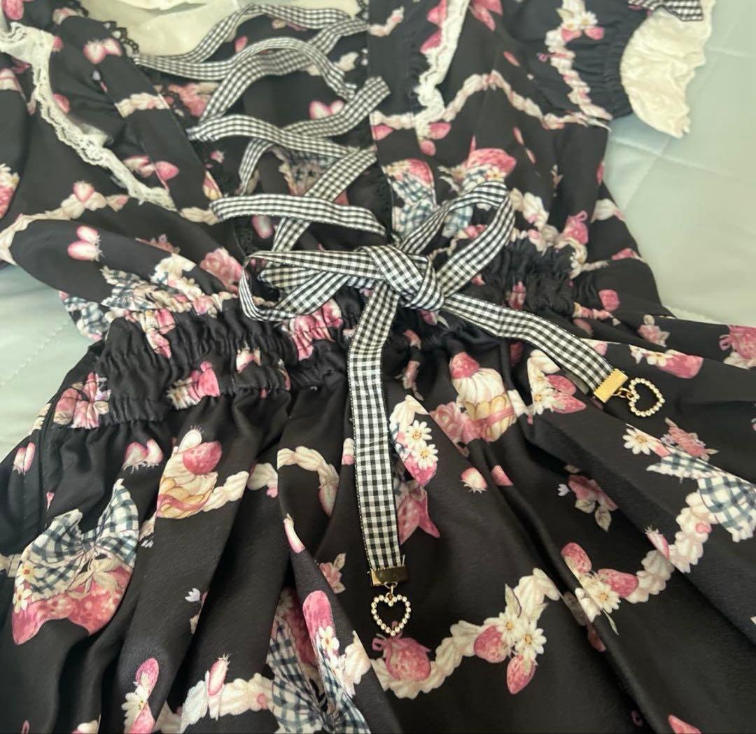 リズリサ LIZLISA Creamy Berry柄ワンピース ブラック M - メルカリ