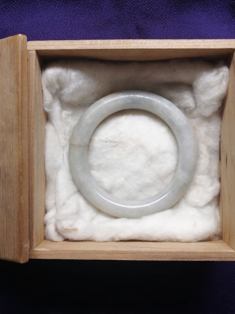 ★【さる】古墳後期『糸魚川翡翠垂飾輪』出土品。8.10cm。博物館所有。