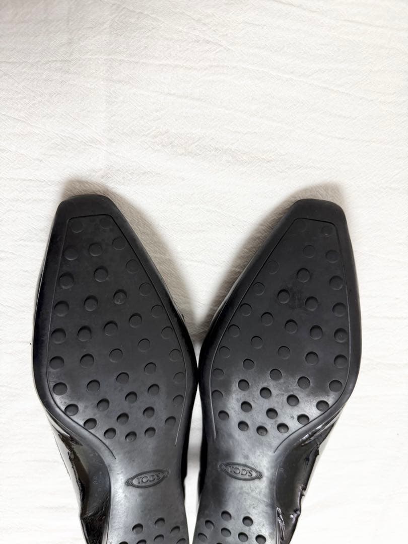 美品 トッズ ローファー エナメル ブラック 6 1/2 23.5cm 金具