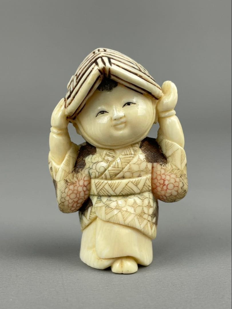 時代根付 極上細密彫り白材 マンモス牙製 作家物 在銘 柳月 唐子