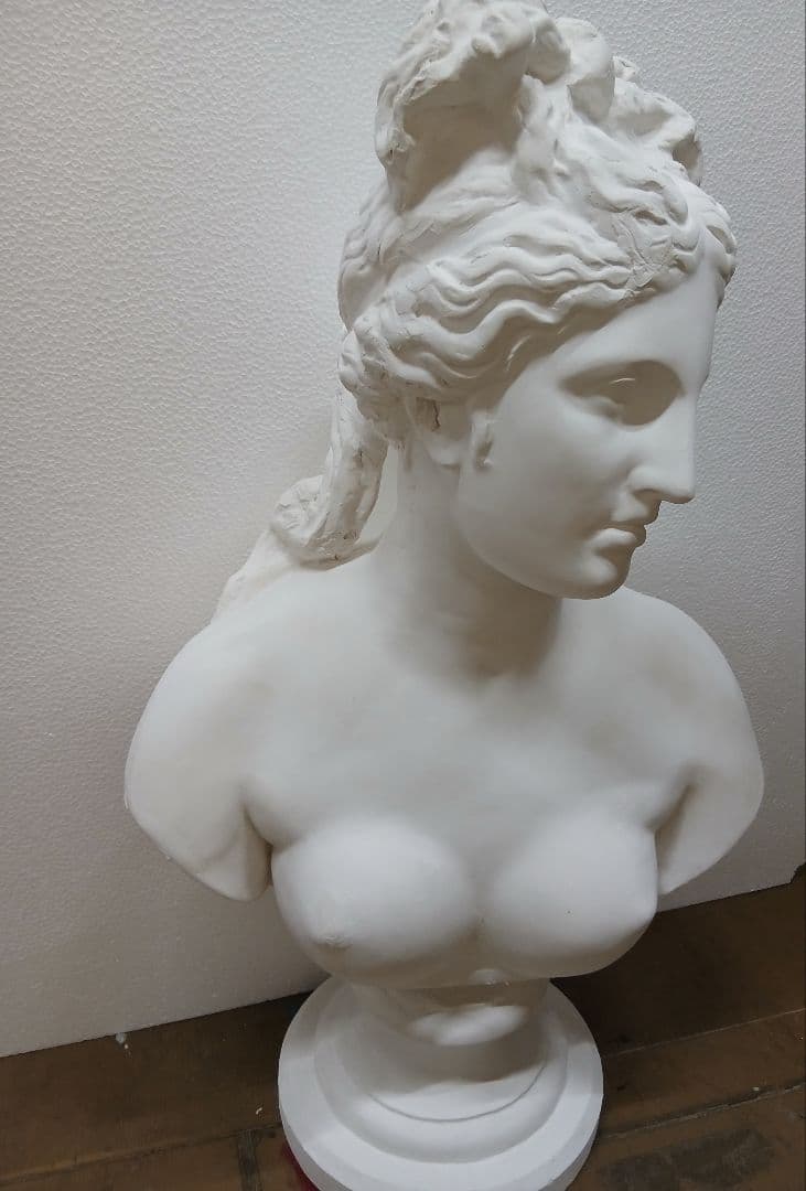 カピトリーノ胸像(高さ80cm)