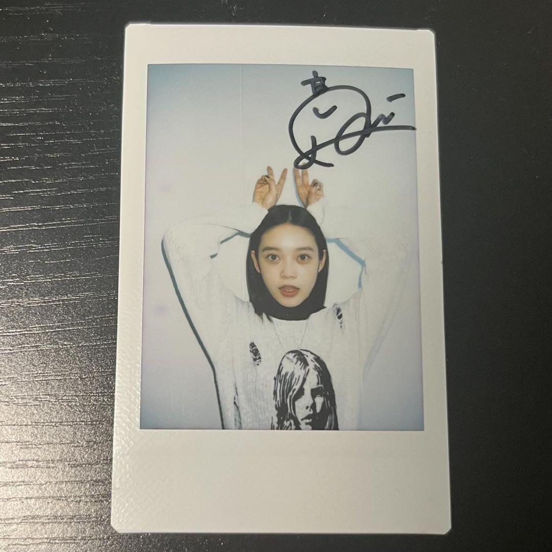 髙石あかり 直筆サイン入りチェキ - メルカリ