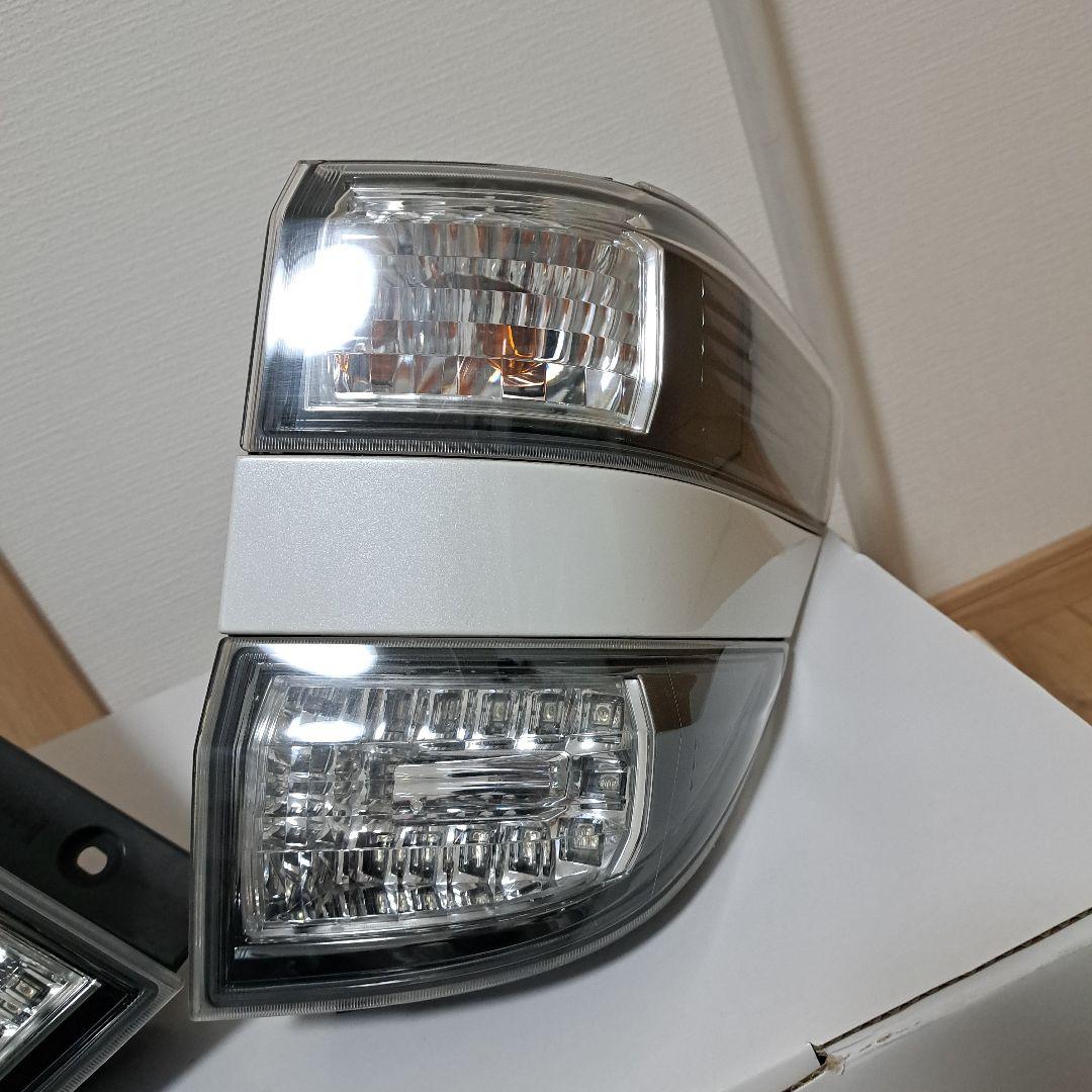ヴェルファイア20系前期純正テールランプ4個セット - メルカリ