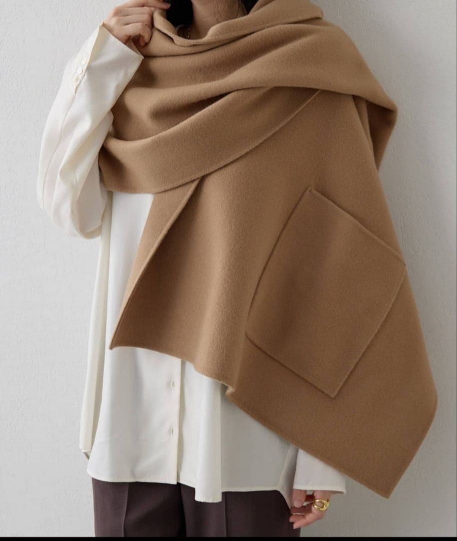 ウィムガゼット　新品タグ付き　リバーケープ Whim Gazette(ウィム ガゼット)のリバーケープ通販 | 集英社HAPPY PLUS