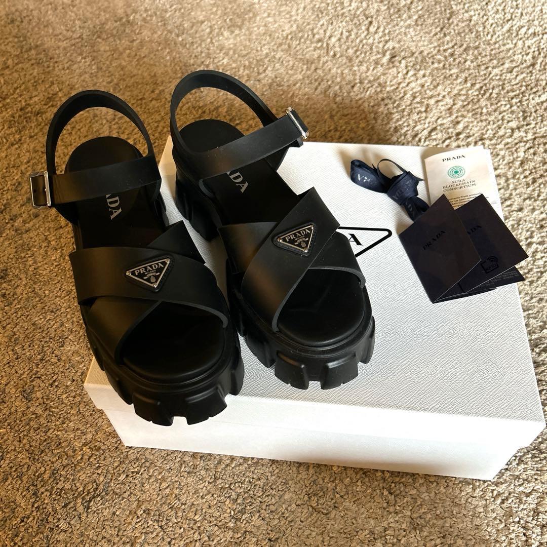 Prada プラダ　モノリス　ラバー　サンダル　黒　39 ブラック プラダ モノリス ラバー サンダル | PRADA
