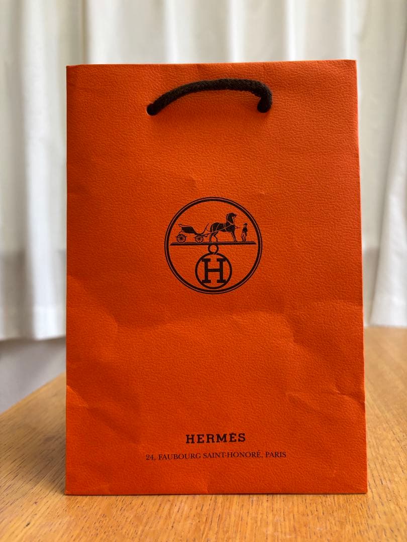 ハンド＆ボディ クレンジングジェル 《オー ドゥ ルバーブ エカルラット》