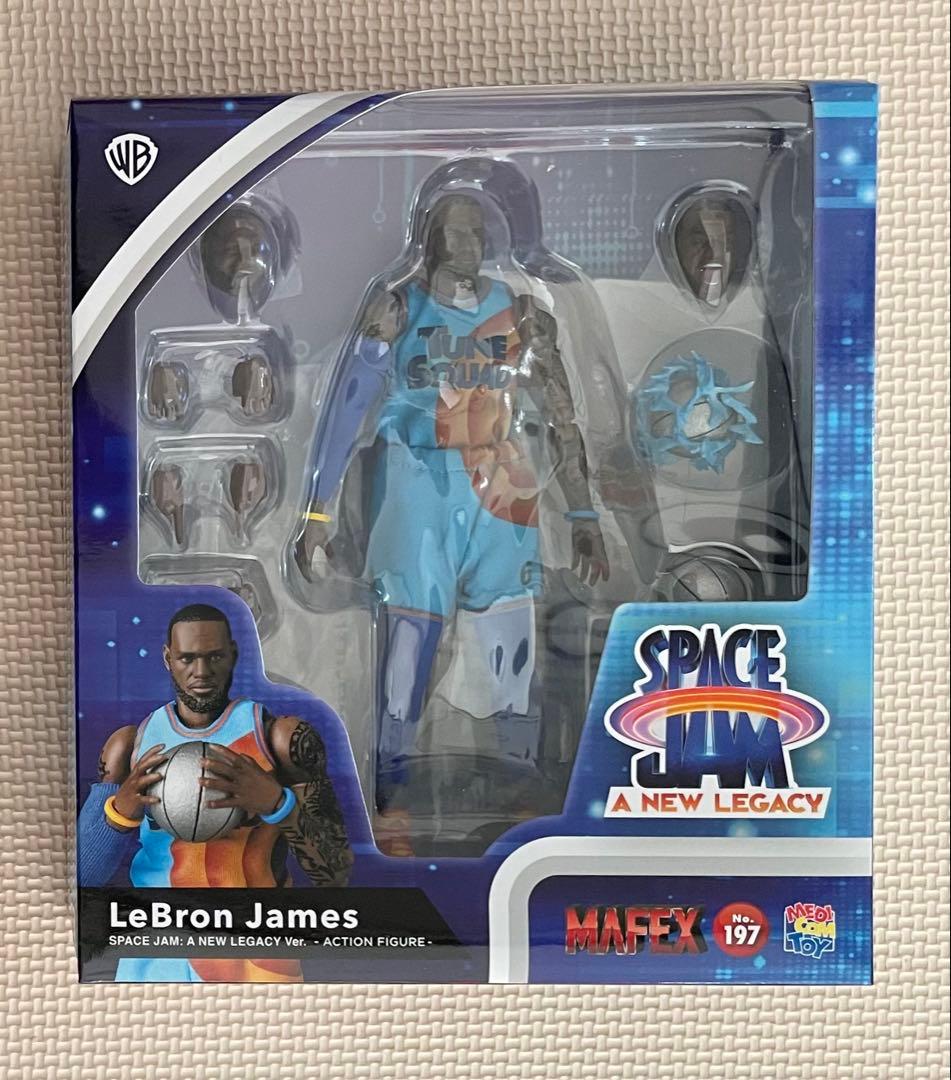 MAFEX LeBron James SPACEJAM:A NEW LEGACY - メルカリ