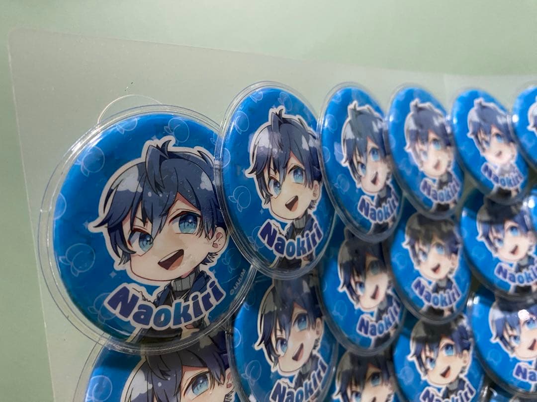 カラフルピーチ 缶バッジ なおきりさん 63個 まとめ売り - メルカリ