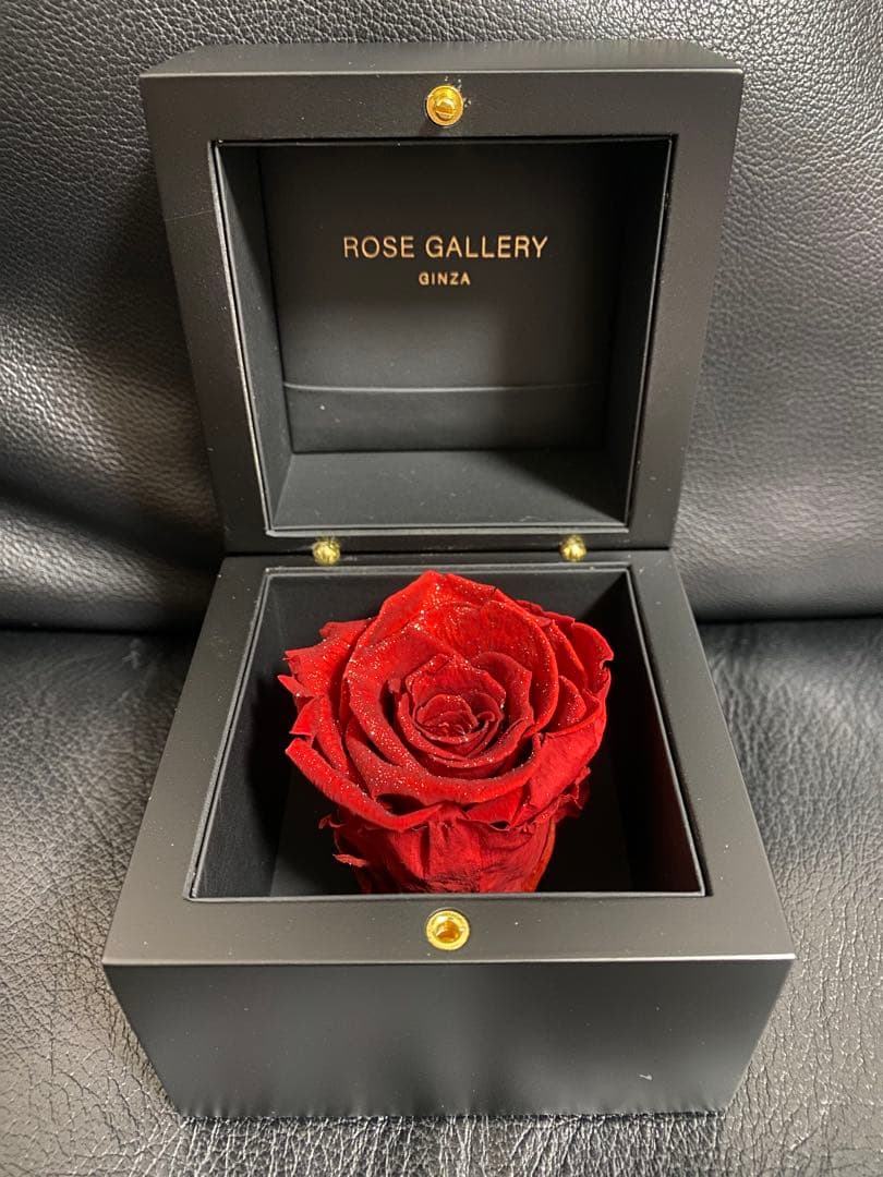 ROSE GALLERY 赤いプリザーブドローズ - メルカリ