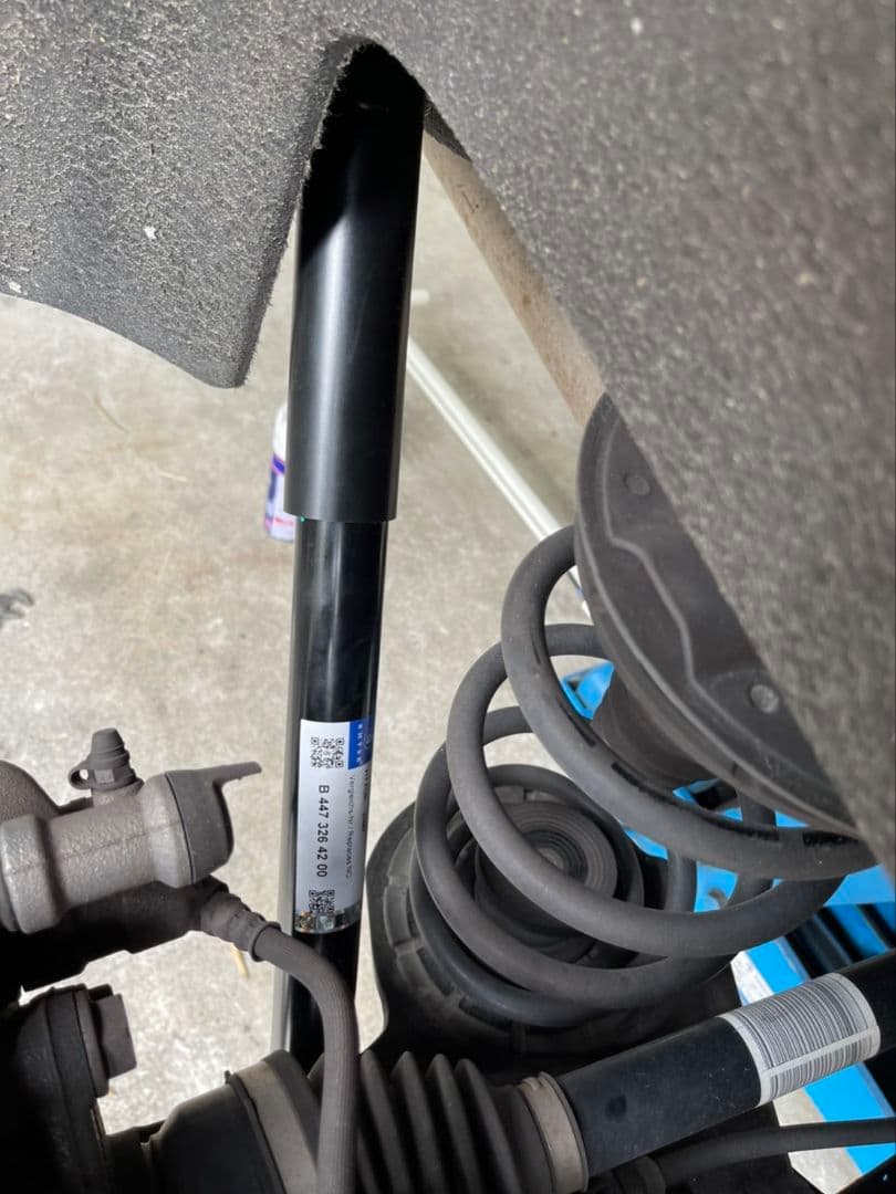 w447 RHD v260 v220d リアショックアブソーバー バンプラバー付 - メルカリ