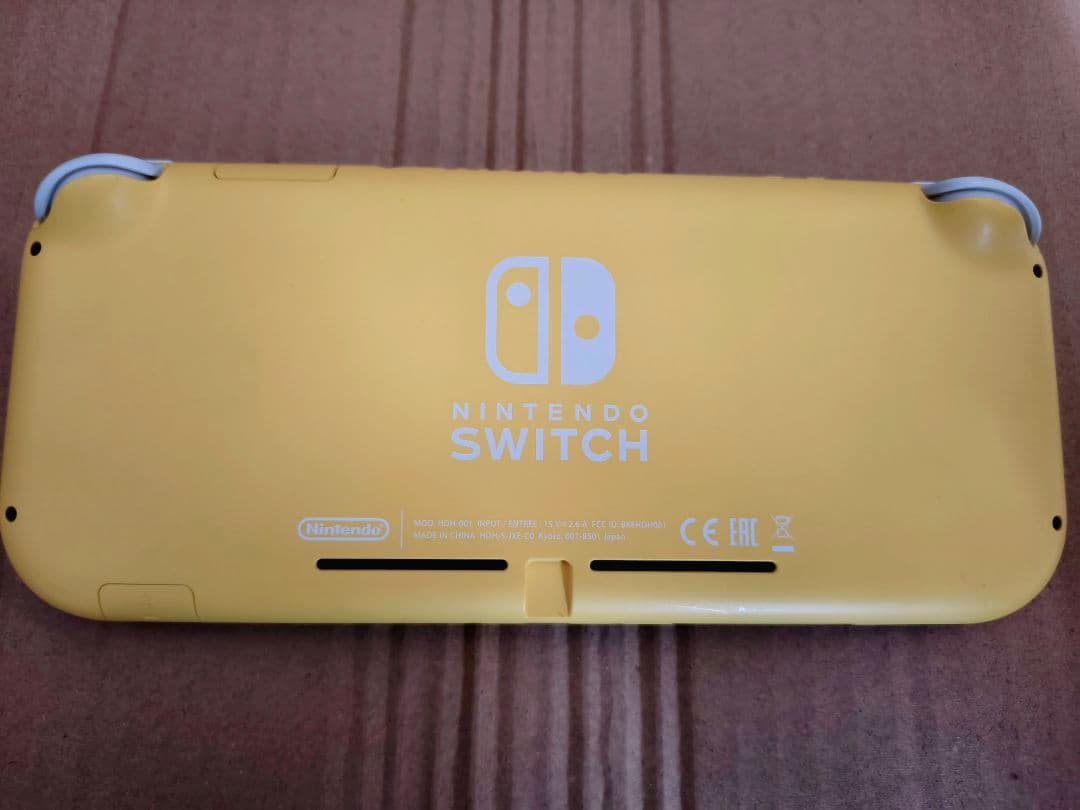 Nintendo switch lite yellow 黄色+オマケ肉球カバー