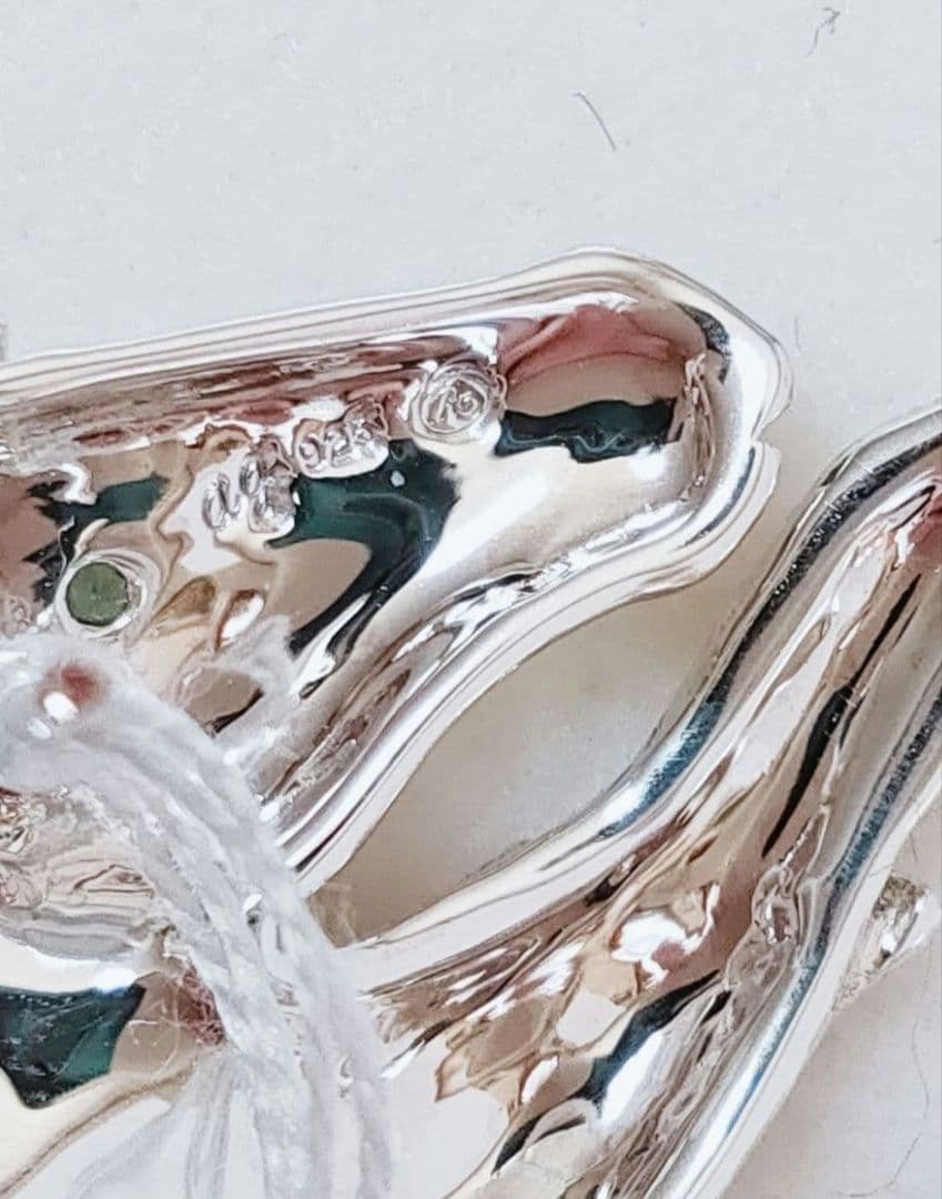 未使用品 碌山 馬 エメラルド シルバー ピンブローチ - メルカリ