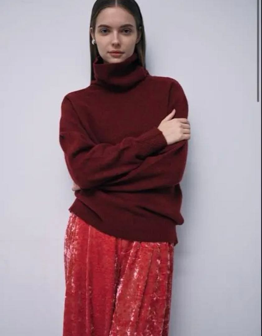 伊藤万理華 BODYSONG.とのコラボによるタイダイ柄スウェットシャツ 中古品