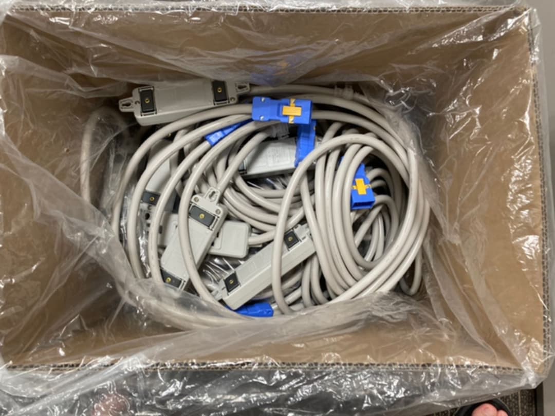 ハーネスプラグ付OAタップ ハーネスプラグ付きOAタップとは？｜サンワサプライ株式会社