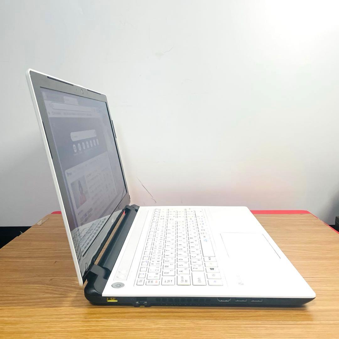 すぐ使える設定済み 美麗ホワイトSSD256メモリ8ギガカメラwin11