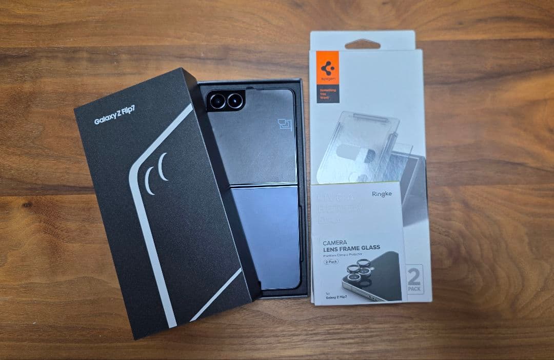 Galaxy Z Flip7/256GB【国内版SIMフリー/FeliCa対応】 Amazon.co.jp: Samsung Galaxy Z Flip7 256GB |ジェットブラック