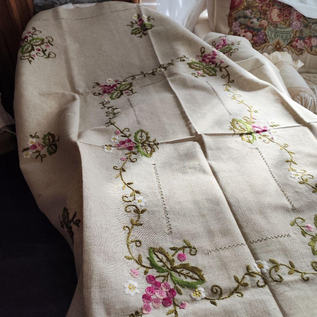 ヴィンテージ 混紡リネン 葡萄蔓 手刺繍 大判テーブルクロス - メルカリ