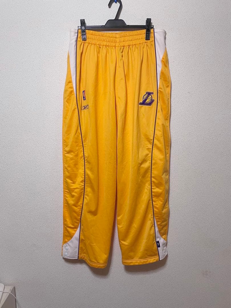 レイカーズ　ウォームアップパンツ　XL XL 大きなサイズ NBA レイカーズ ウォームアップパンツ （サイドフル