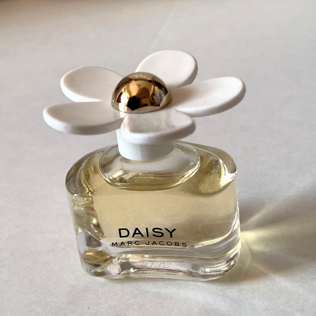 マーク ジェイコブス デイジー オードトワレ ミニボトル 4ml - メルカリ
