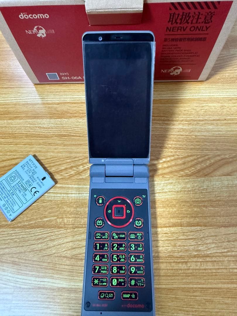 SH-06A NERV エヴァンゲリオン ガラケー 限定品 - メルカリ