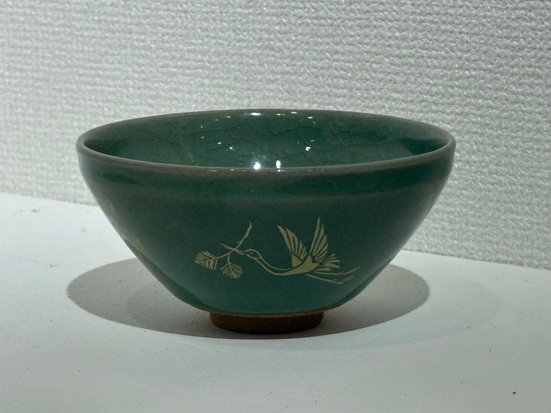 高麗青磁 抹茶碗】鶴松図／和風陶器 緑色の鶴模様茶碗 - メルカリ