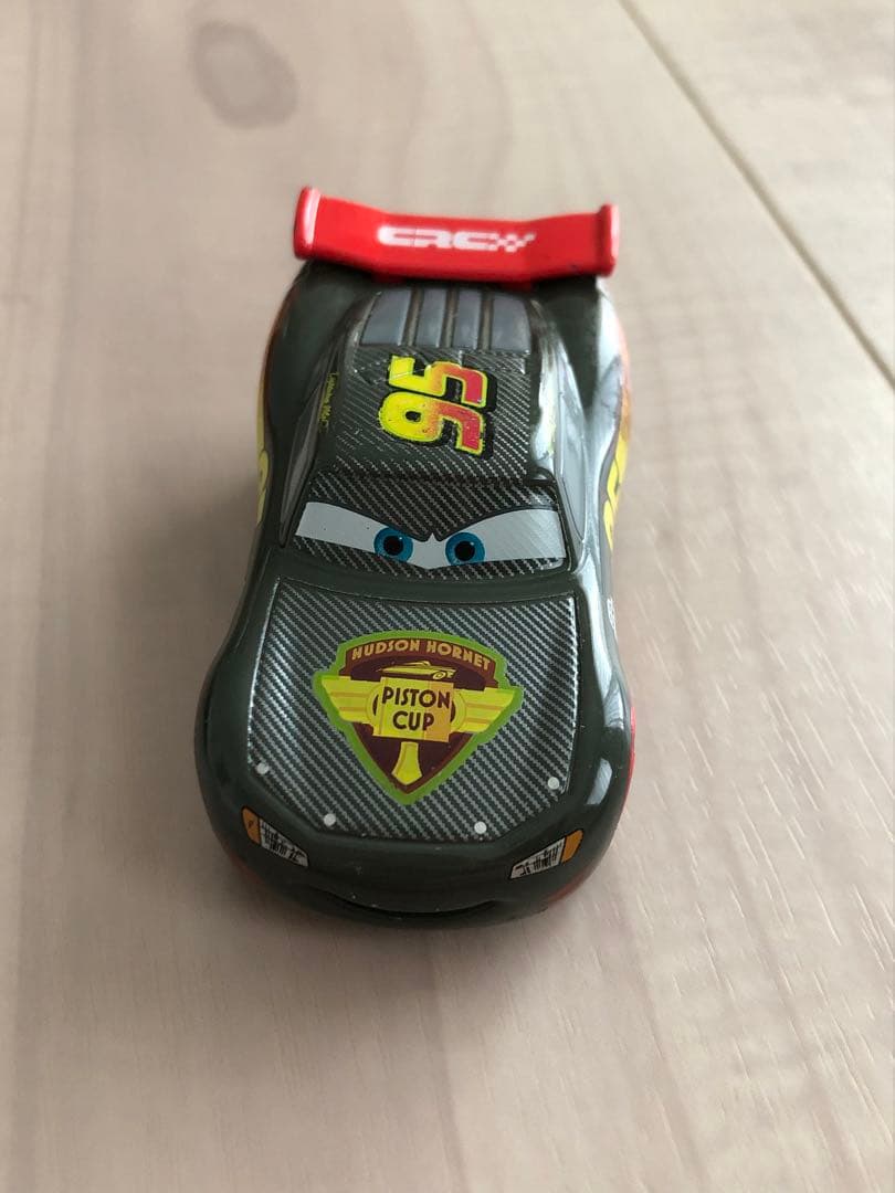カーズ トミカ ライトニング・マックイーン カーボンレーサータイプ