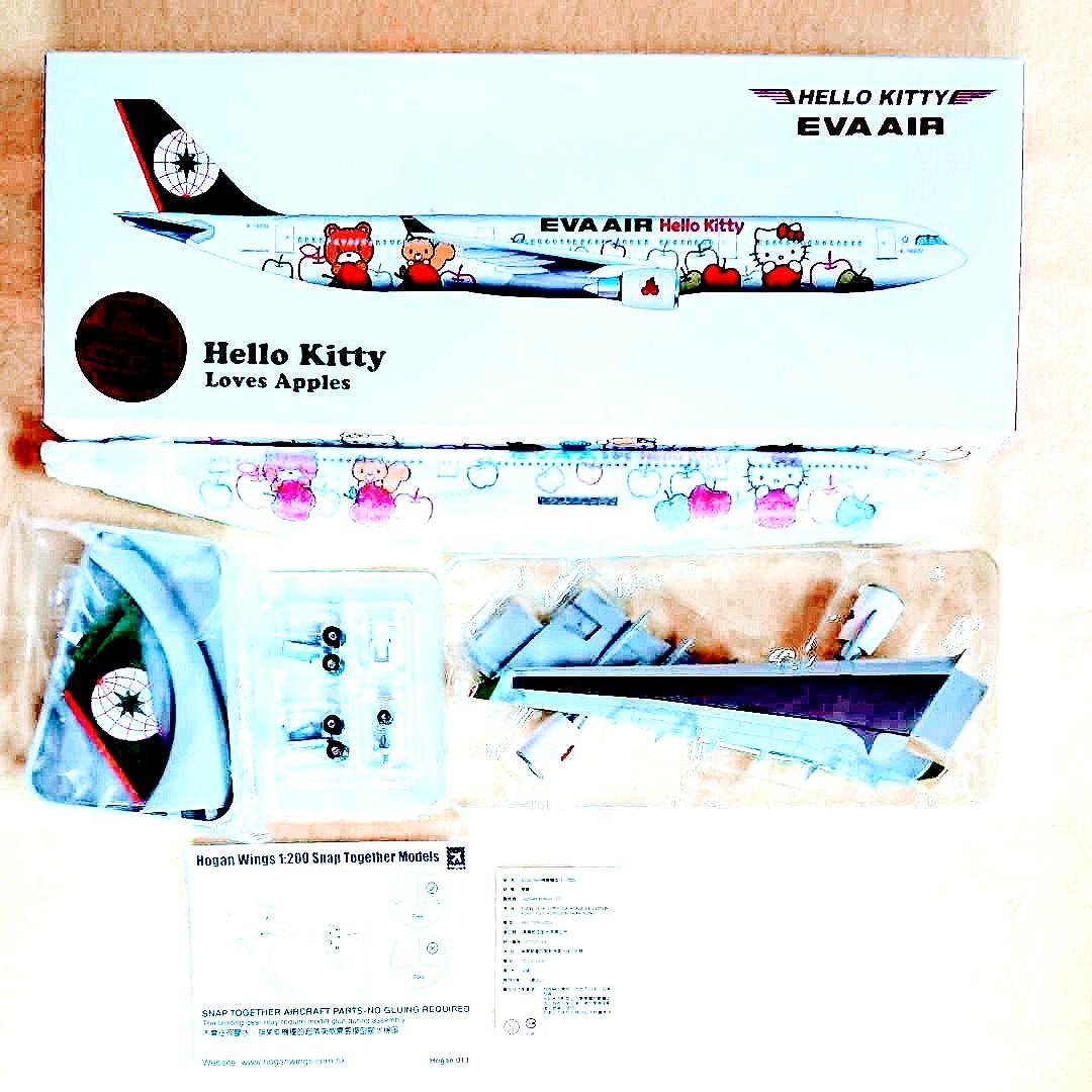 EVA AIR ハローキティ航空機モデル3種セット（1～3号機） - メルカリ
