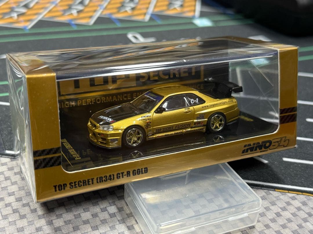 Inno64 1/64 TOP SECRET R34 GTR GOLD ミニカー 1/64 INNO MODELS R34GT-R TOP SECRET ゴールド – TOPSECRET
