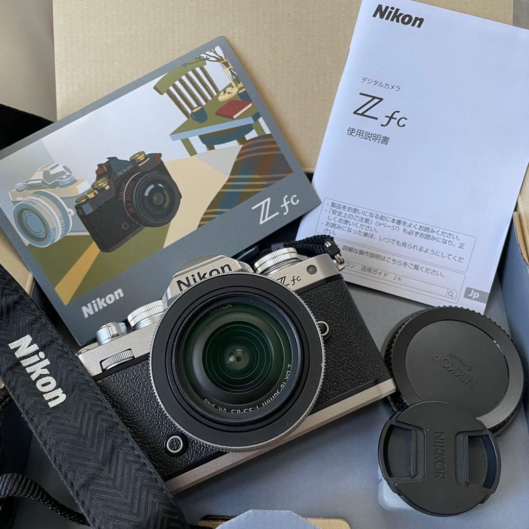 【美品】Nikon Z fc ミラーレス一眼 レンズ付き(レンズカバー付 ニコン（Nikon） Nikon Z fc ミラーレス一眼カメラ 16-50 VR SL レンズ