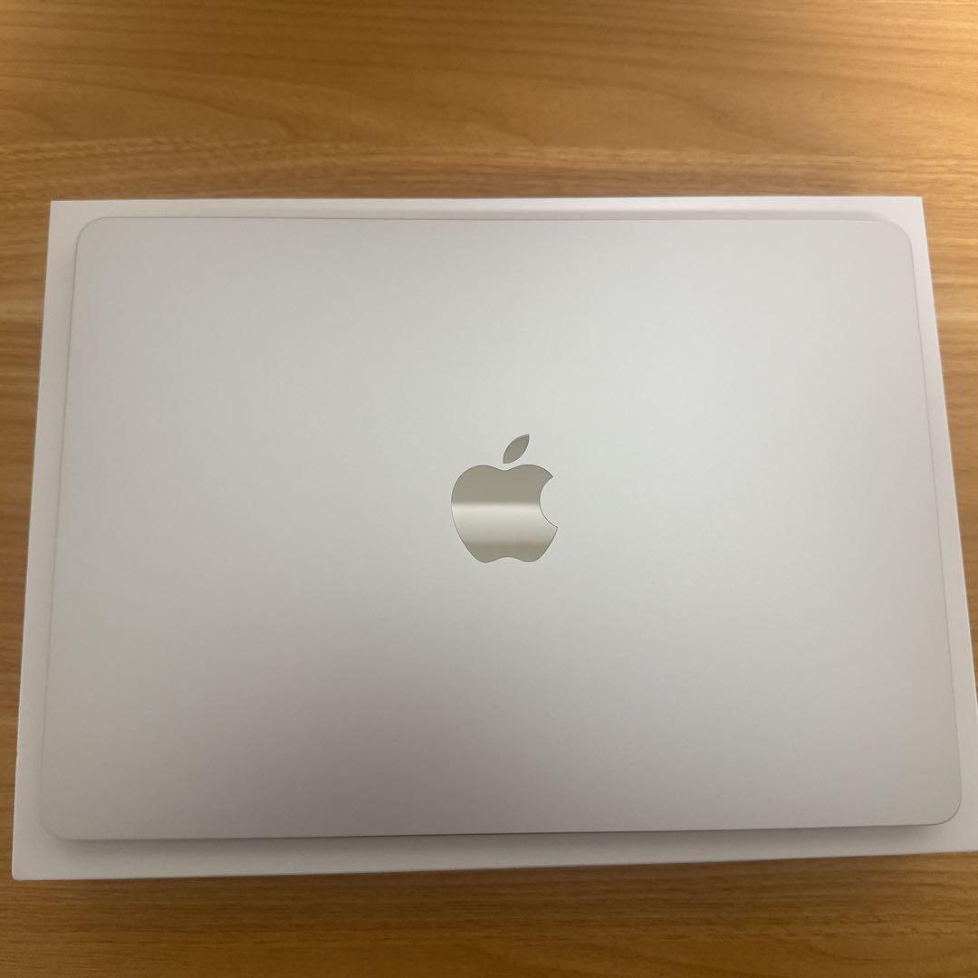 Apple MacBook Air M2 8G 256SSD シルバー Refurbished 13-inch MacBook Air Apple M2 Chip with 8‑Core CPU and