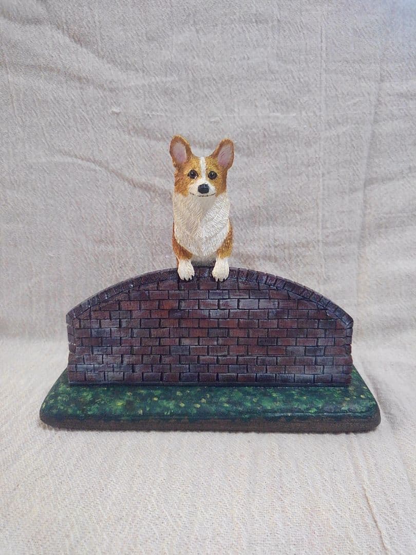 木彫りのコーギー2体 番犬編 - メルカリ