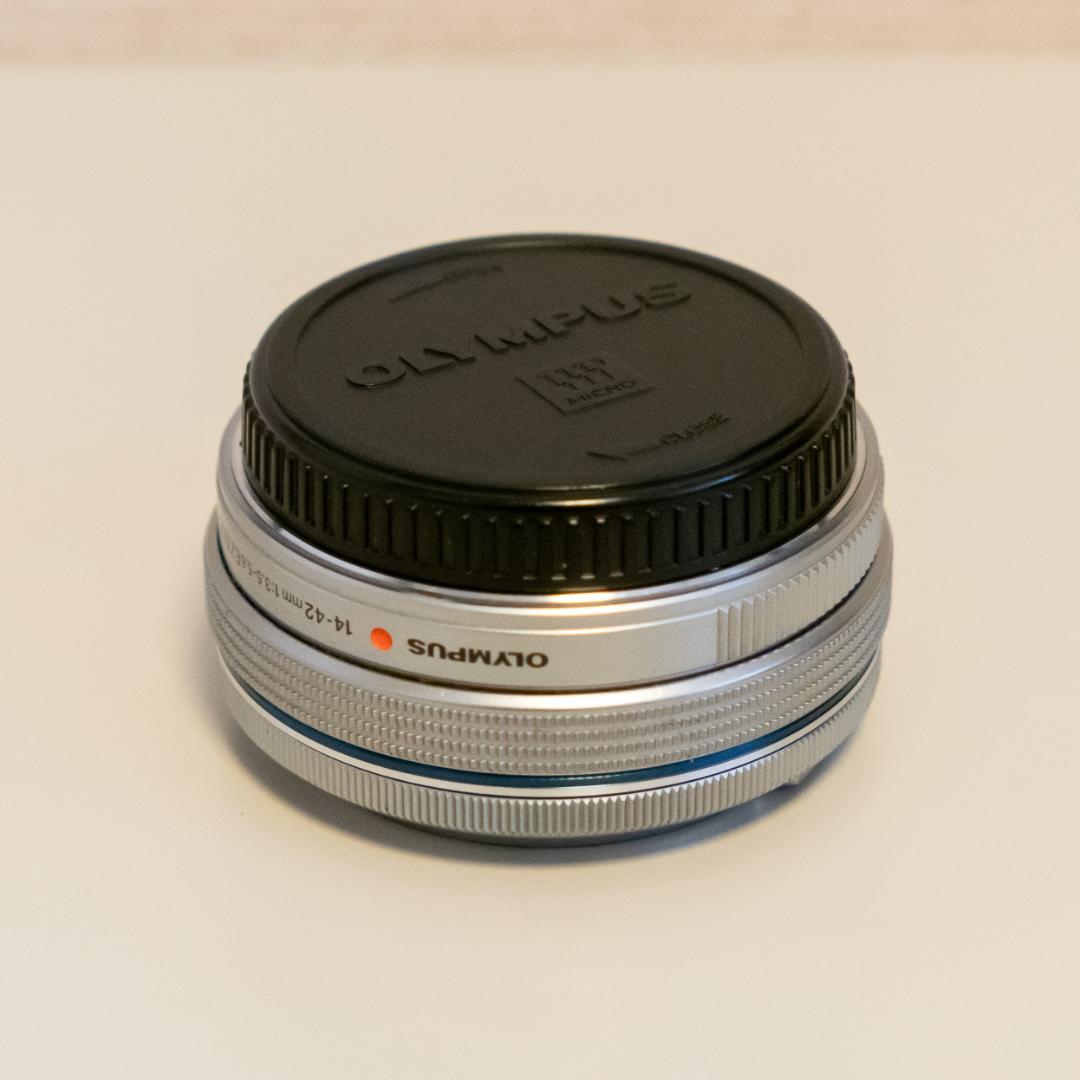 ZUIKOレンズ 14-42mm F3.5-5.6 EZ（自動開閉キャップ付き）