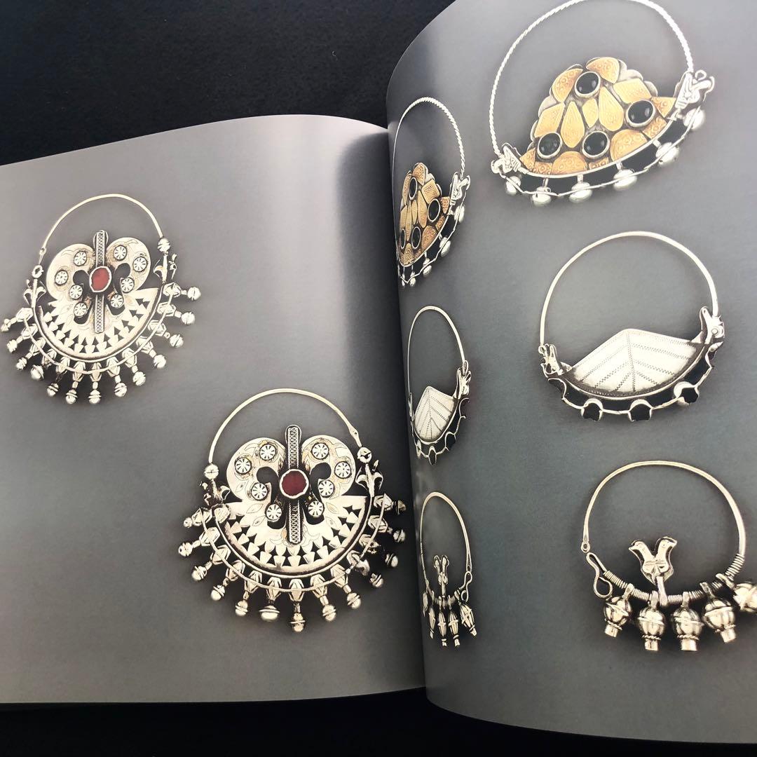 イヤリング ジェリーの世界 写真集「Orecchini etnici」Skira - メルカリ
