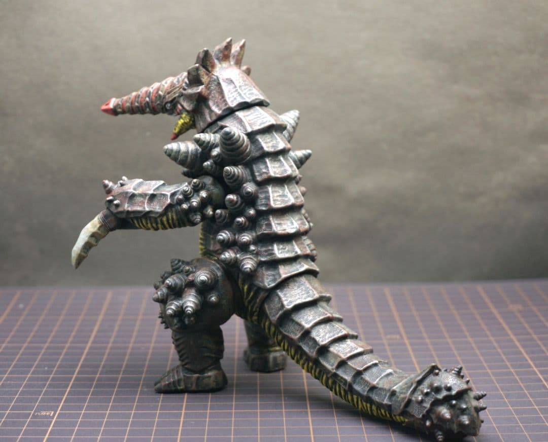 熱線怪獣 グライム ウルトラ怪獣アドバンス ソフビ リペイント品
