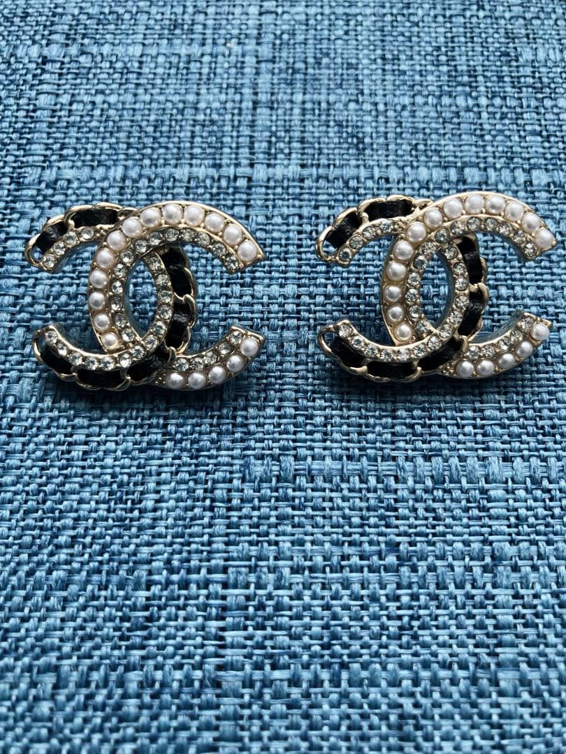 CHANEL ピアス ノベルティ COCO 大きめ ラインストーン パール - メルカリ