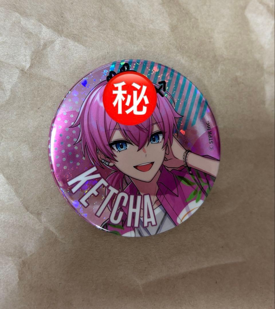 AMPTAK けちゃ イラスト&サイン入り缶バッジ 横に飛んでるちっちゃい