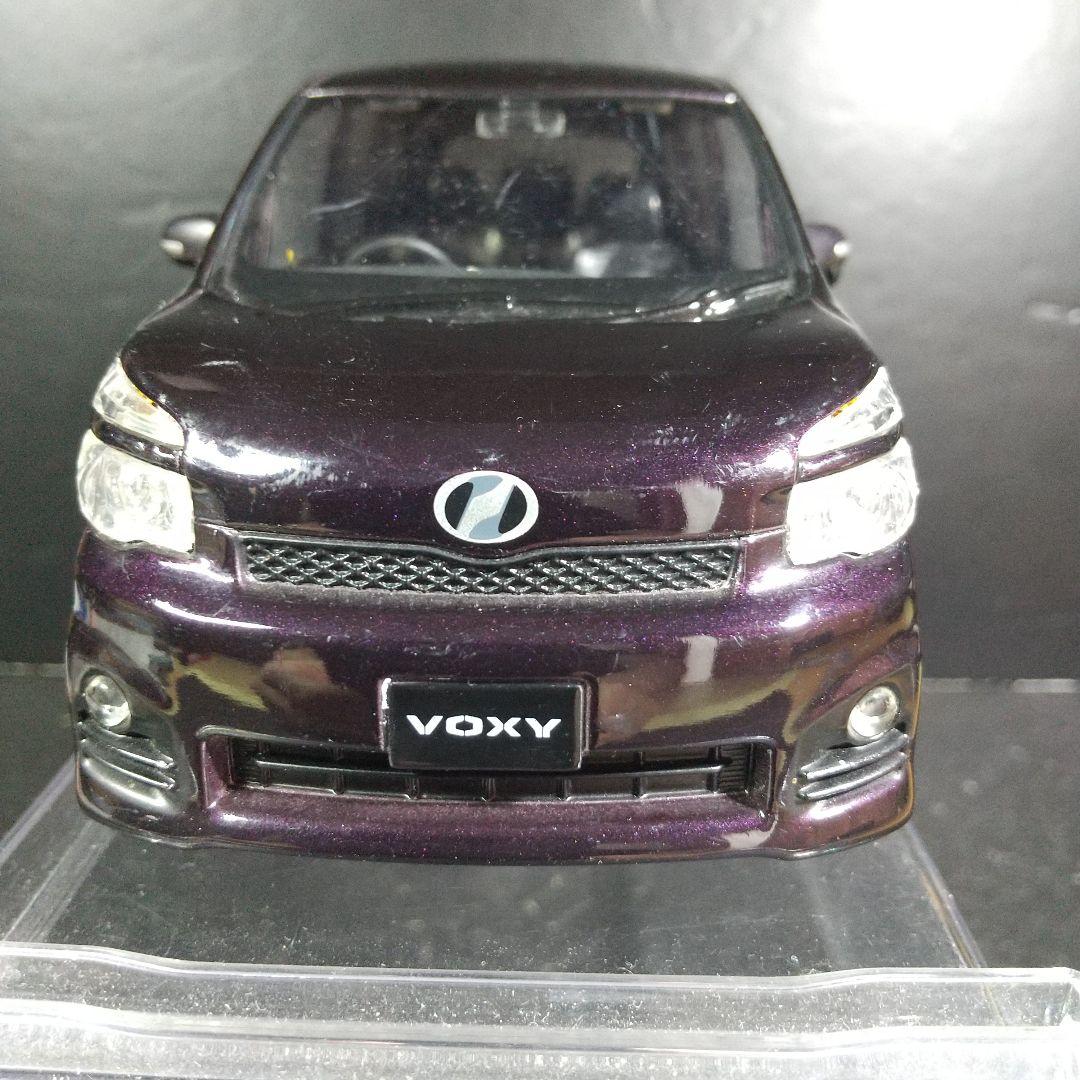 トヨタ 1/24 カラーサンプルノベルティ『ヴォクシー VOXY』 (濃紫色