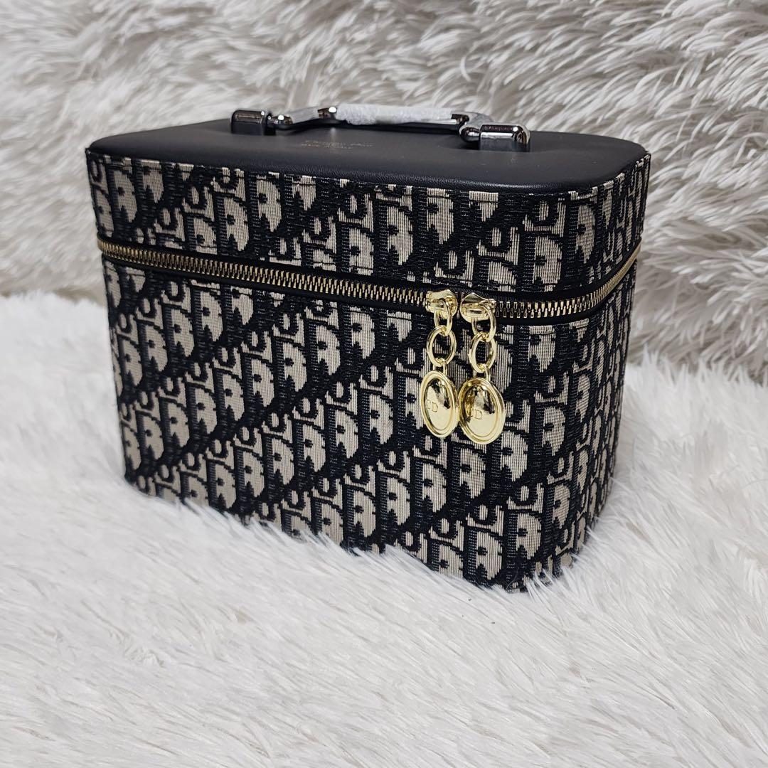 ディオール　バニティポーチ　トロッター柄　ノベルティ Dior - Dior ノベルティ バニティポーチの通販 by まる's shop