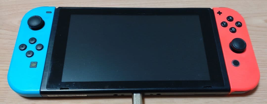 Nintendo Switch 本体とホリコントローラーとソフト3本セット TVモードでもプレイできるアタッチメントとセット「グリップ